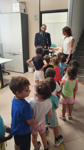 Polizia Locale, oggi bambini di un asilo in visita al Comando